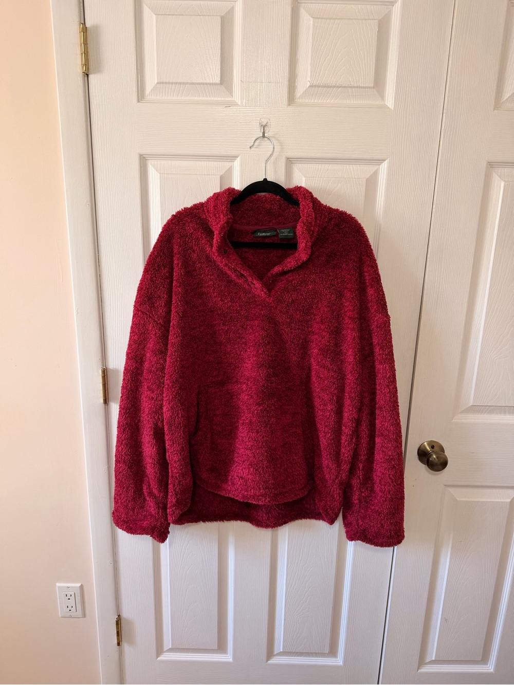 Plush Red Sherpa Turtleneck Pullover - Unbranded